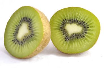 Kiwi partido en dos.