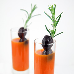 gaspacho de tomates, olives et romarin #3