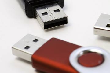 drei USB Sticks