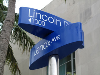 Lincoln Crossroad