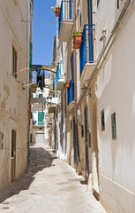 Alleyway in Monopoli Oldtown. Apulia.