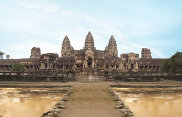 Angkor Wat in full day light