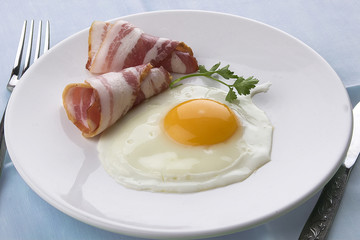 Fried egg with bacon