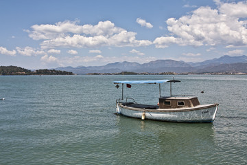 Łódka w porcie © marsyk