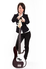 junge Frau mit Bassgitarre