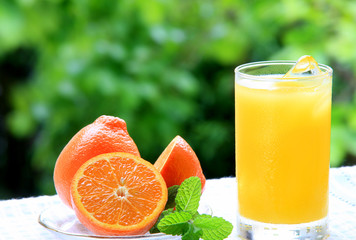orange juice and orange