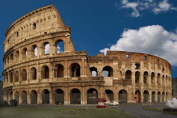 Fototapeta na wymiar Koloseum w Rzymie