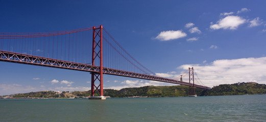 Fototapeta na wymiar Most 28 kwietnia