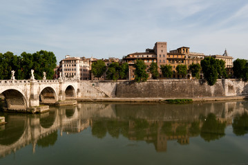 Fototapeta na wymiar View across the Tiber River in Rome