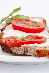 Vollkornbrot mit Quark
