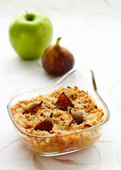 crumble with apple and figs