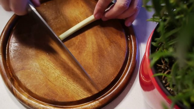 Cutting Lemongras