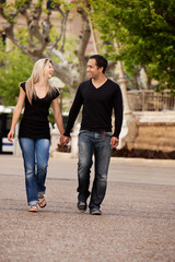 Obraz premium City Walk Couple