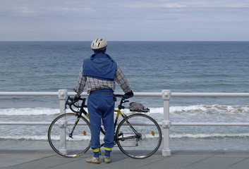 Fototapeta premium Anciano con bicicleta