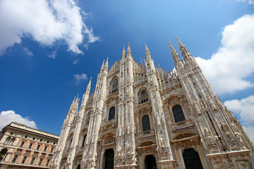 Fototapeta na wymiar Duomo di Milano (Katedra w Mediolanie)