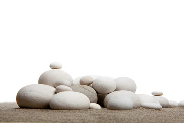 Fototapeta na wymiar Ambiance zen - pierres blanches et sable
