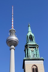 Fototapeta na wymiar Berlin, Fernseh- und Kirchturm