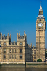 Fototapeta na wymiar Big Ben Tower w Westminster w letni poranek, Londyn, UK