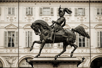 Caval &euml;d Brons Torino