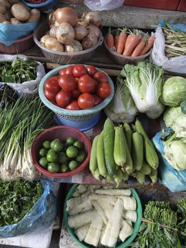 Verduras en un mercado callejero de Sapa (Vietnam)