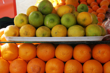 Orangen und Zitronen in Marrakesch, Marokko