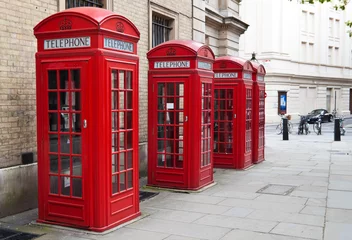 Foto op Canvas Typical red London phone booth © kmiragaya