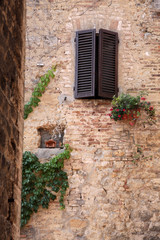 Fototapeta na wymiar Fasada w starym włoskim