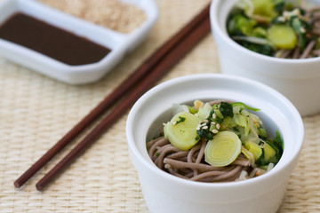 Japanischer Spinat Lauch Salat