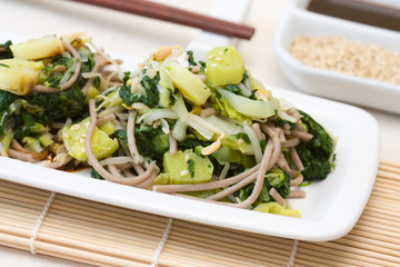Japanischer Spinat Lauch Salat