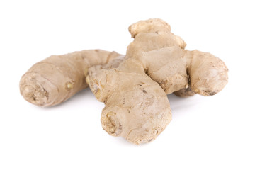 Ingwer isoliert auf weißem Hintergrund