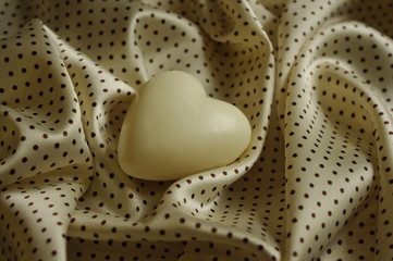 Białe serce w kolorze sepii © bnorbert3