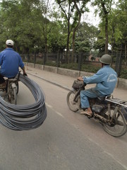 Trafico en el atardecer de Hanoi (Vietnam)