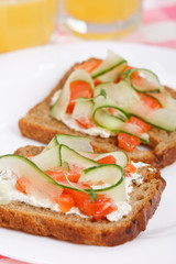 Toast with vegetables and fish