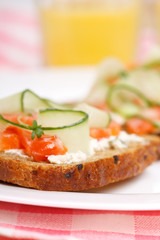 Toast with vegetables and fish