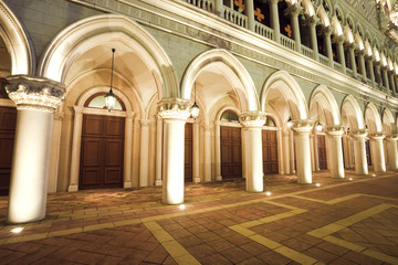 Fototapeta premium corridor, italian building style