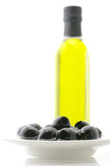 Black olives and oil