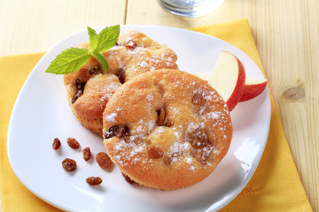 Small sponge cakes