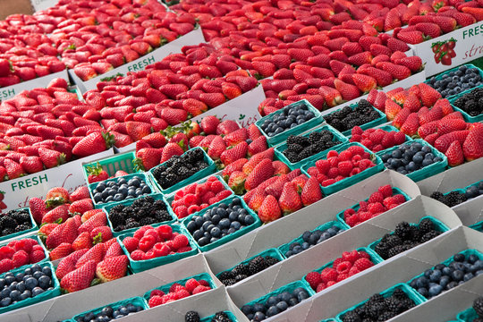 blueberries blackberries raspberries