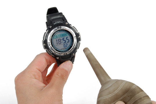 cleaning watch