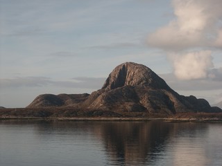 Norwegen Berg mit Loch