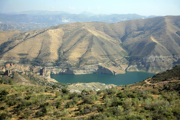 Fototapeta na wymiar Jezioro w górach Sierra Nevada, Hiszpania