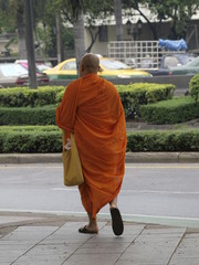 Monje budista en Bangkok