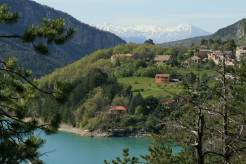 Village, lac montagne Verdon