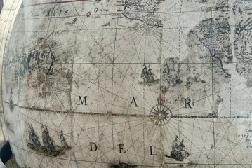 Fototapeta na wymiar Antique Map / Globus.