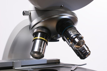 Forschungsmikroskop