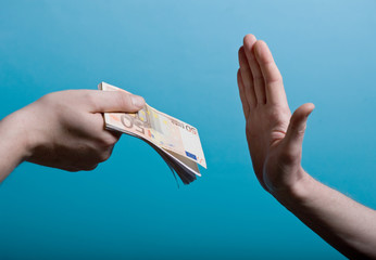 Geld ablehnen