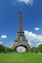 Tour Eiffel dai giardini