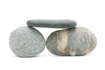 piedras sobre fondo blanco