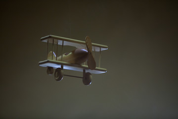Avion biplan en bois