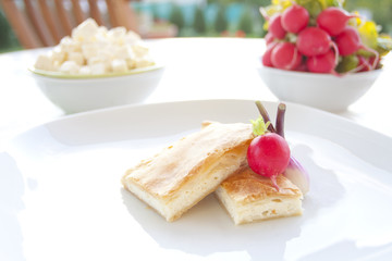 Cheese pie and vegetables